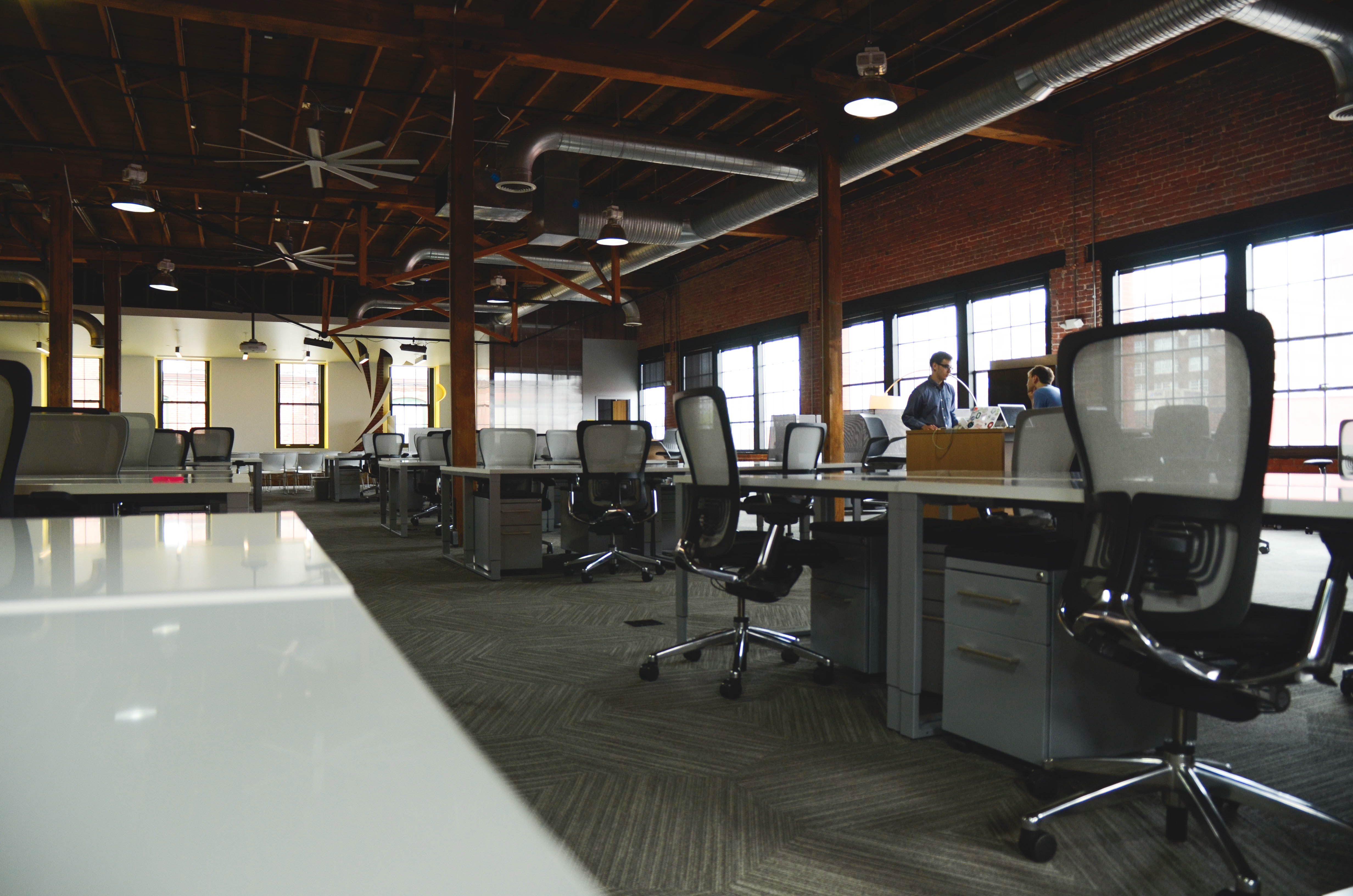 Virtual office vs coworking space. Which one is for you?